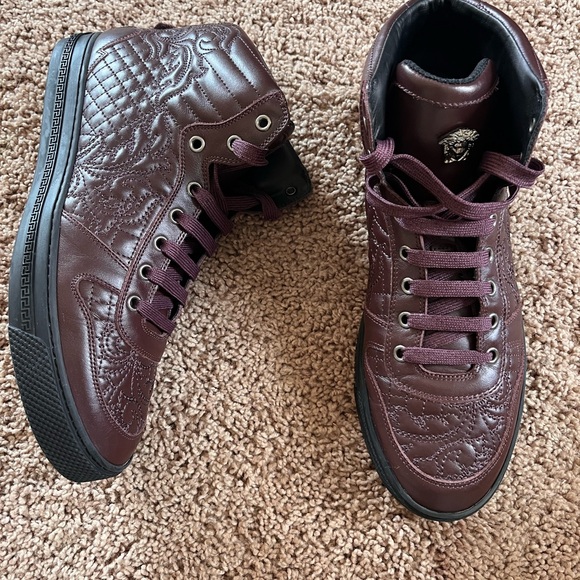 Versace Men's Dark Brown Quilted Sneakers LIKE NEW CONDITION - Picture 1 of 3